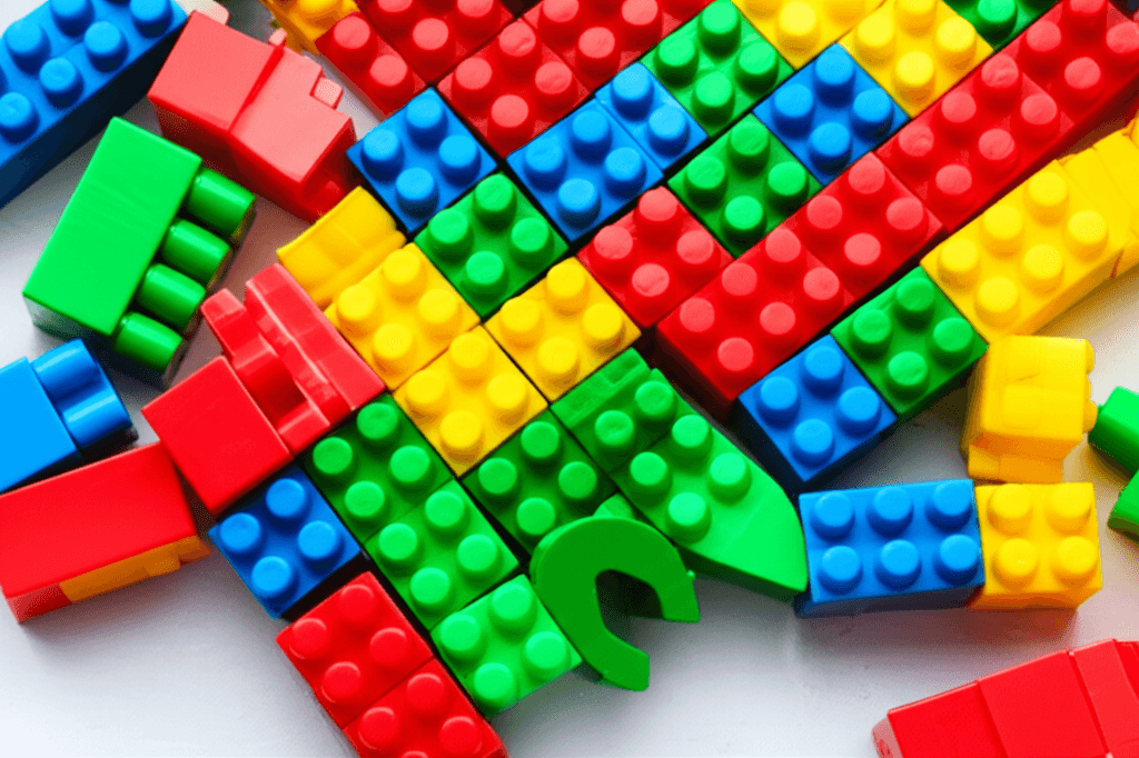Children building with blocks